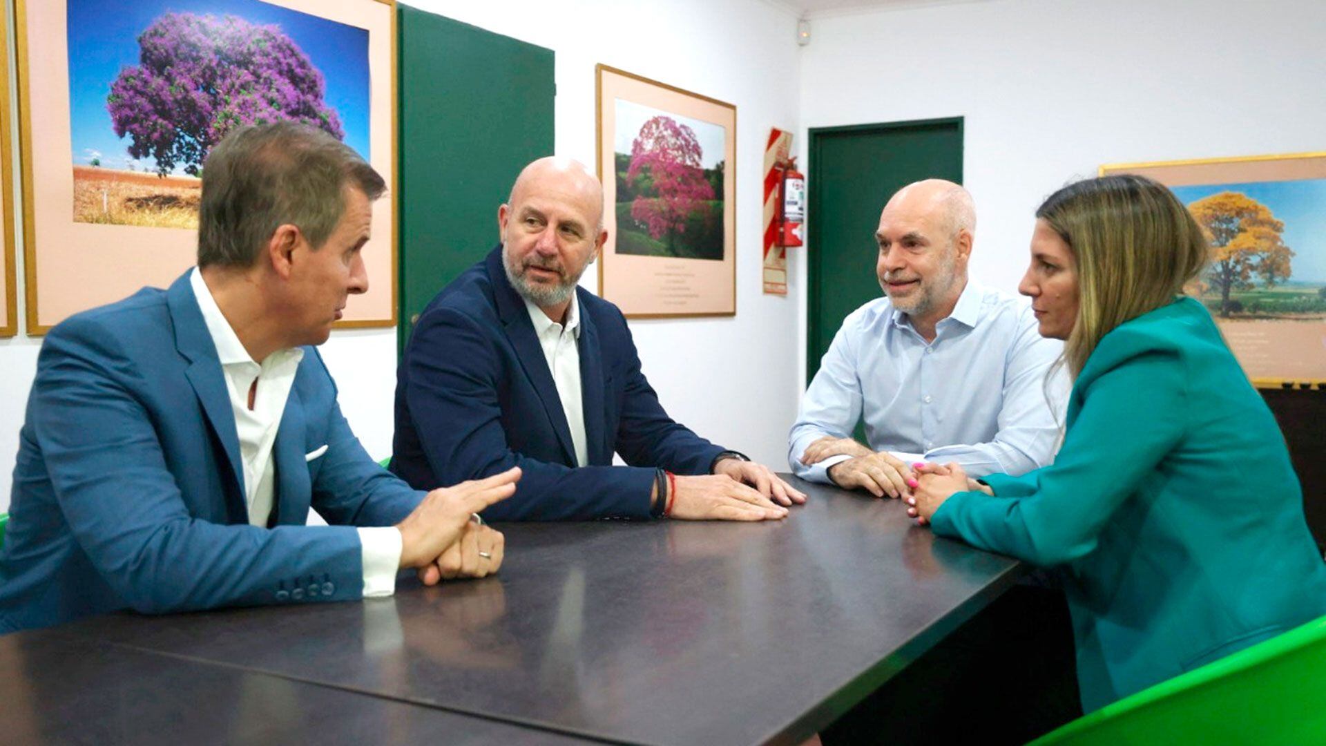 Martín Redrado, Silvia Lospennato y Waldo Wolff junto a Larreta