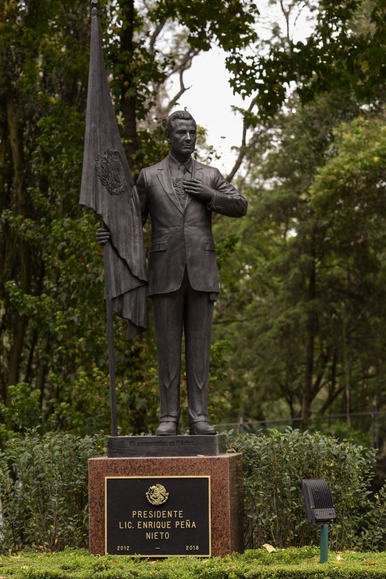 La estatua de Enrique Peña Nieto en la Calzada de los Presidentes. FOTO: PRESIDENCIA /CUARTOSCURO.COM