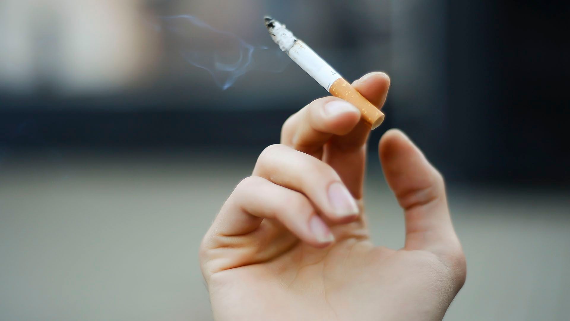 Fumar es, por mucho, el principal factor de riesgo para el cáncer de pulmón (Getty)

