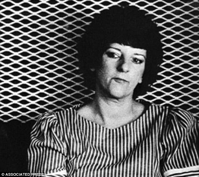 Genene Jones cuando fue arrestada en los Estados Unidos.