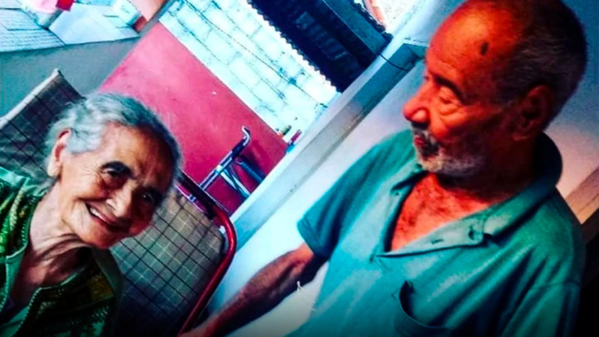 Cuando la mujer, de 100 años se enfermó gravemente, su marido de 105 dejó de alimentarse (Direto Ereto)