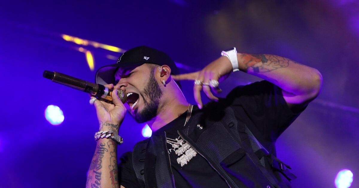 Anuel AA launches a song and music video inspired by Michael Jordan and Kobe Bryant