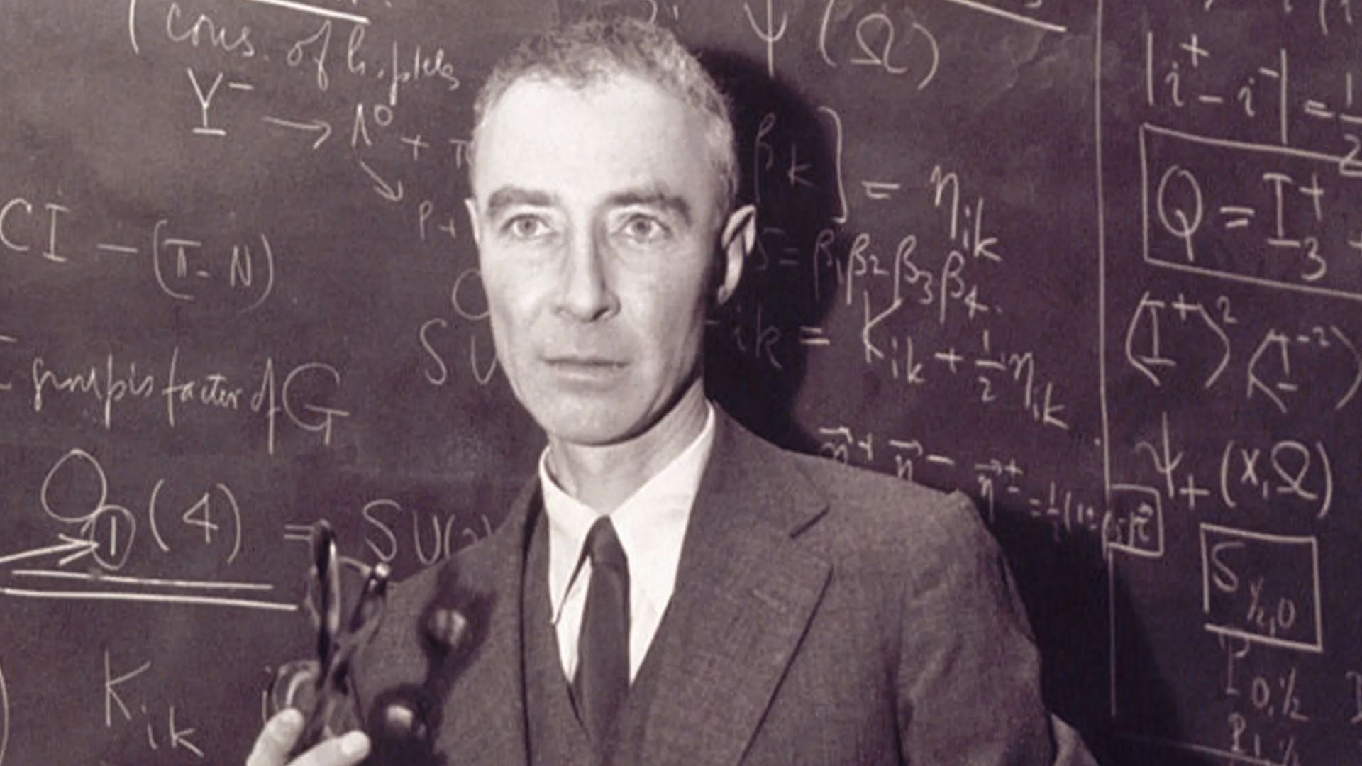 Robert Oppenheimer, el padre de la bomba atómica. (YouTube / History Latinoamérica)