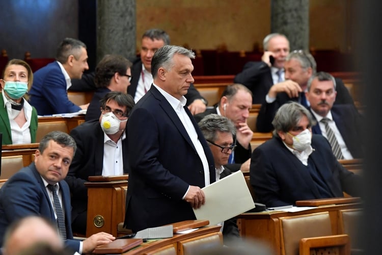 Los pesimistas seÃ±alan el caso de Viktor Orban en HungrÃ­a: su discurso xenÃ³fobo asociÃ³ inmigraciÃ³n y COVID-19, y en la coyuntura procurÃ³ poderes especiales para su Gobierno (MTI Zoltan Mathe/ Pool vÃ­a Reuters)