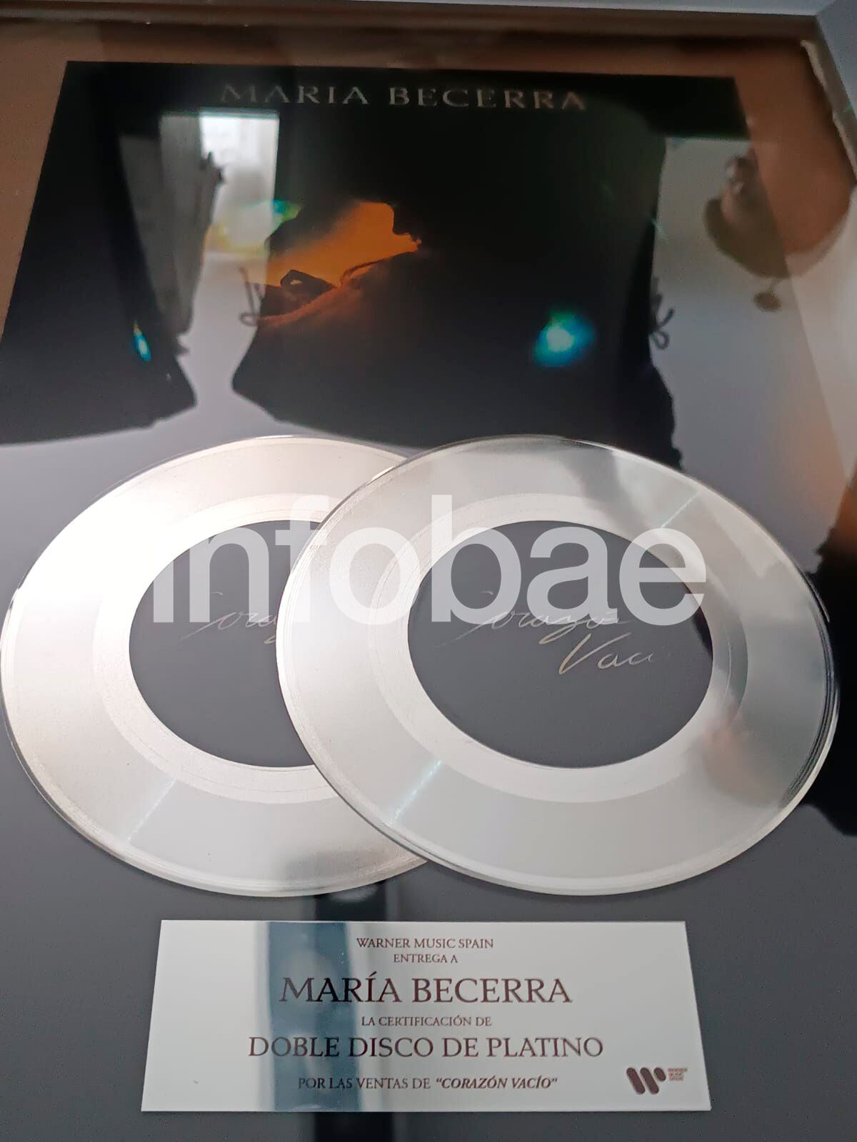 disco platino de María Becerra robado en Ezeiza