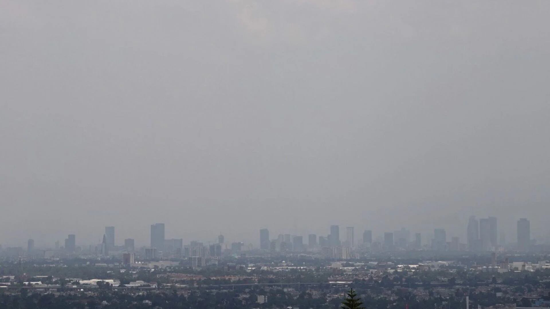 La pésima calidad del aire es un problema grave que afecta la salud de quien la respira (Cuartoscuro)