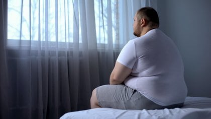 La evidencia reconoció a la obesidad como un factor asociado a mayor riesgo de contraer la enfermedad (Shutterstock.com)