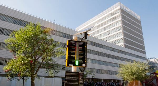 El “solmáforo” que ya funciona en el Parque de la Ciencia, al lado del C3, en Palermo