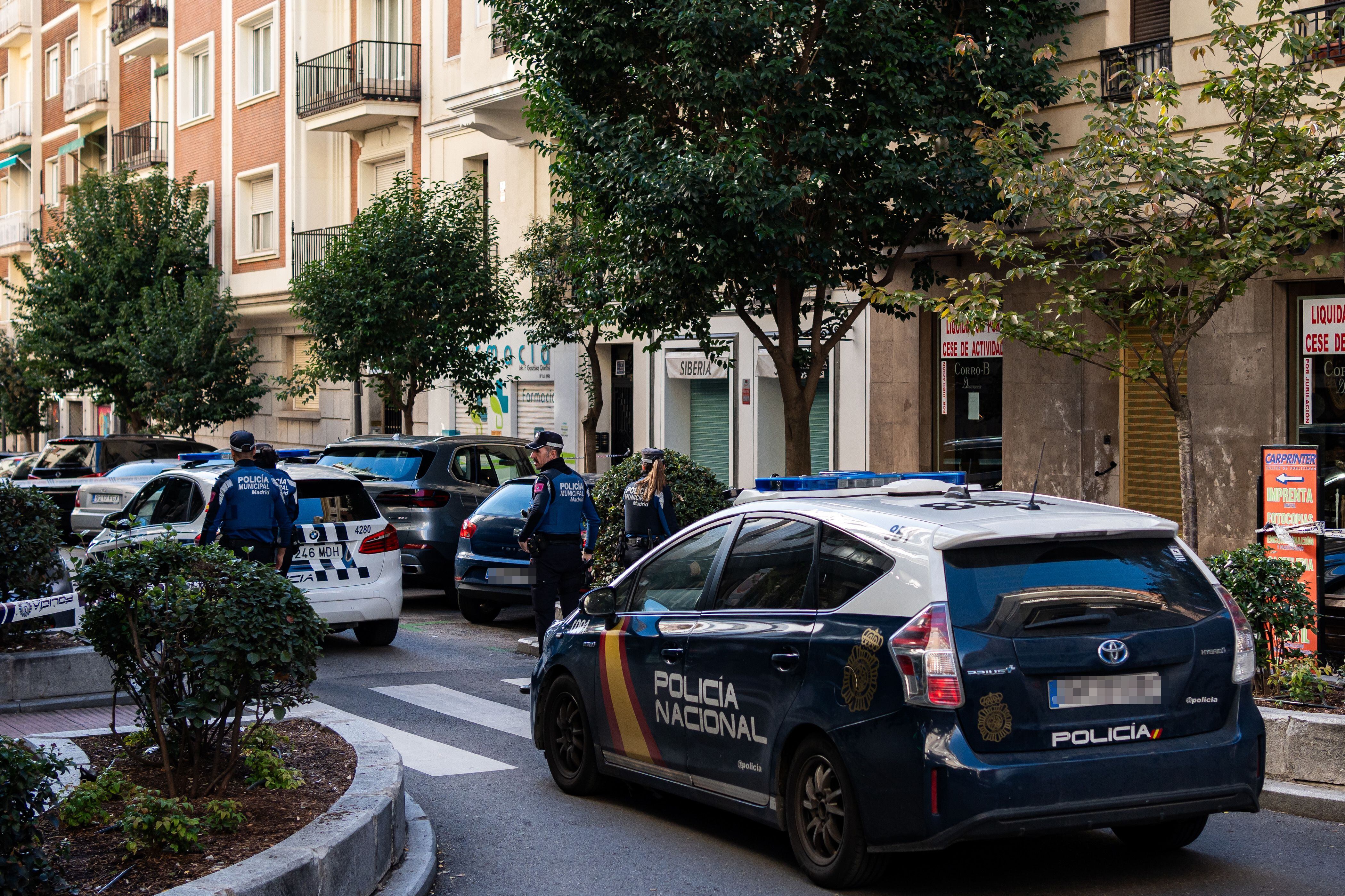 Coches de la Policía Nacional, a 9 de noviembre de 2023, en Madrid (Diego Radamés/Europa Press)
