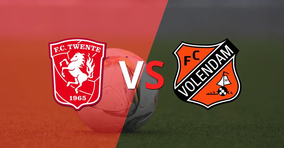 The first half ended 3-0 in favor of FC Twente