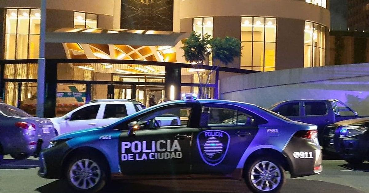 Tension in Puerto Madero: a 72-year-old man barricaded himself for hours in his apartment and threatened to commit suicide