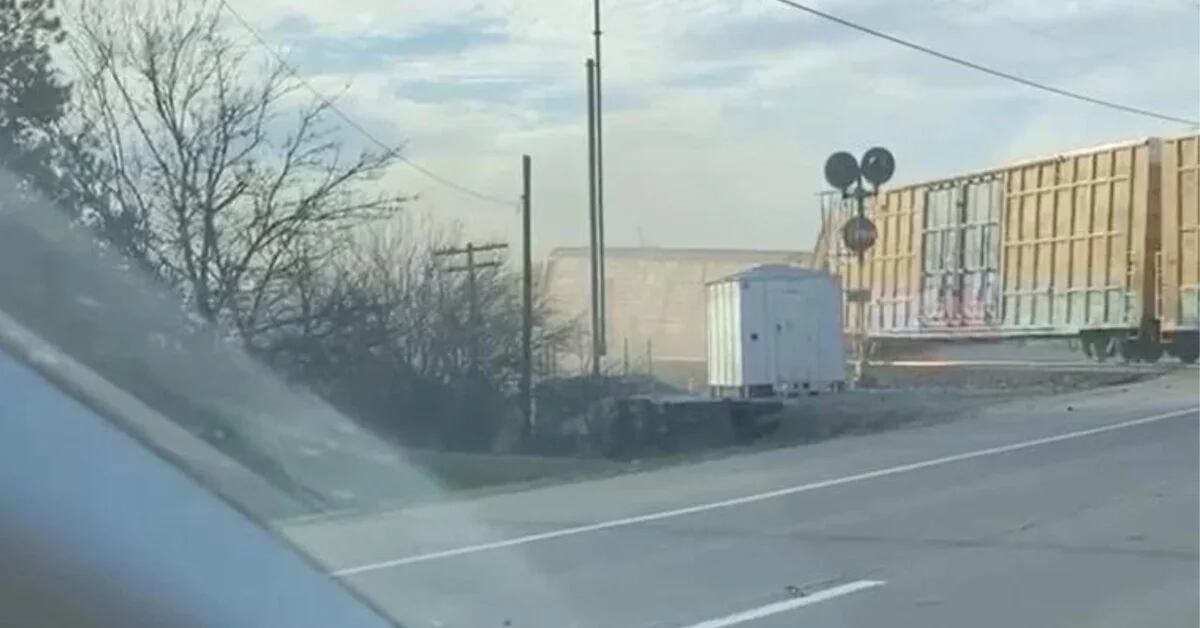 Video: Freight train derailed in Springfield, Ohio