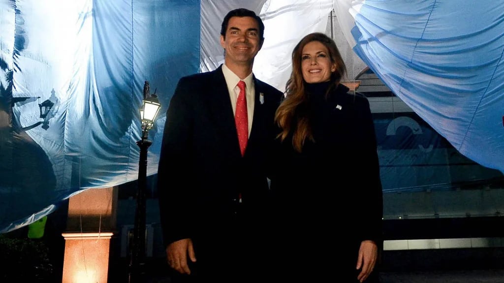 Juan Manuel Urtubey e Isabel Macedo durante el Bicentenario de Salta (Gobierno de Salta)