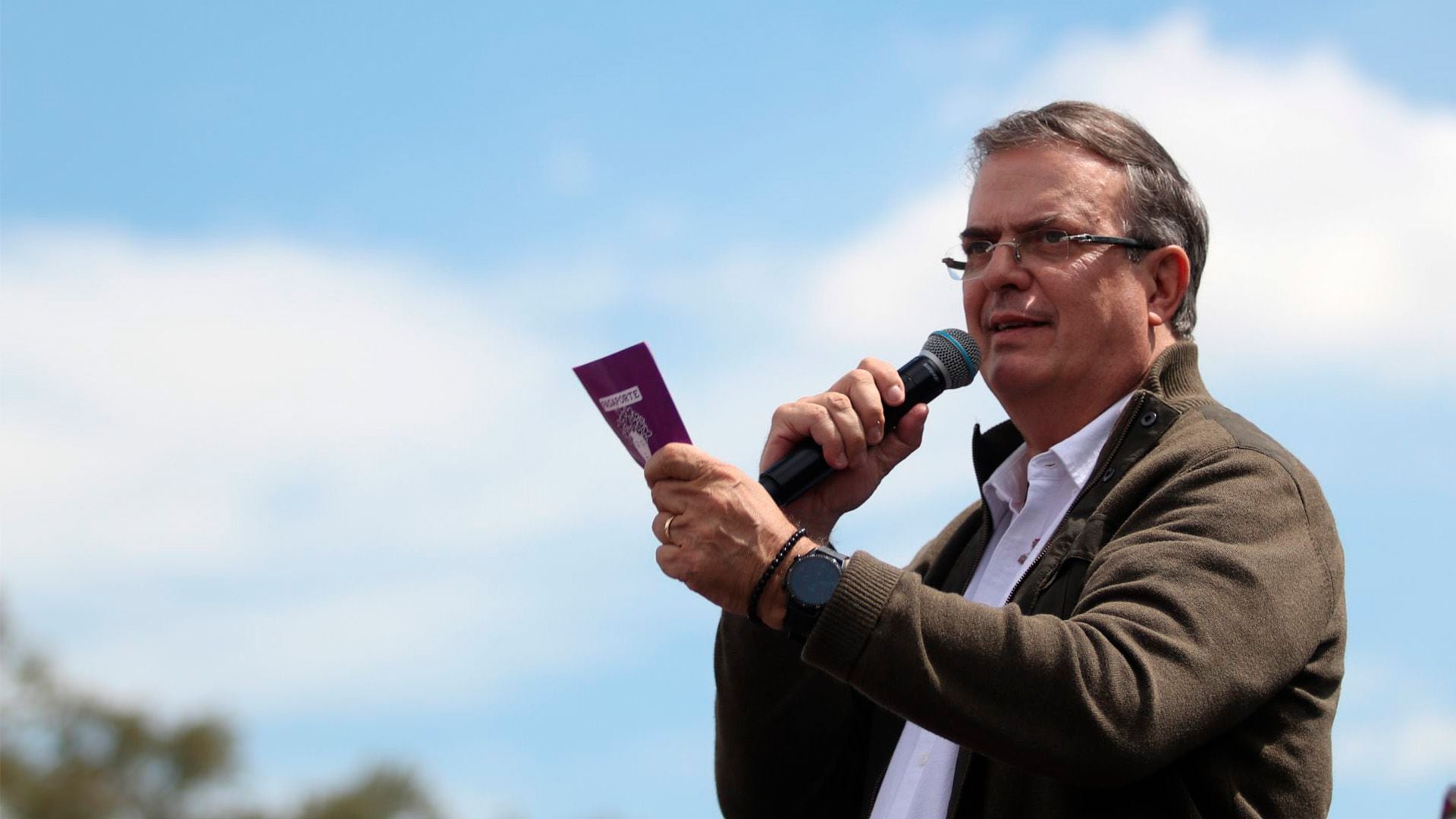 Pasaporte Violeta: ¿En qué consiste el plan de Marcelo Ebrard para mujeres jefas de familia?