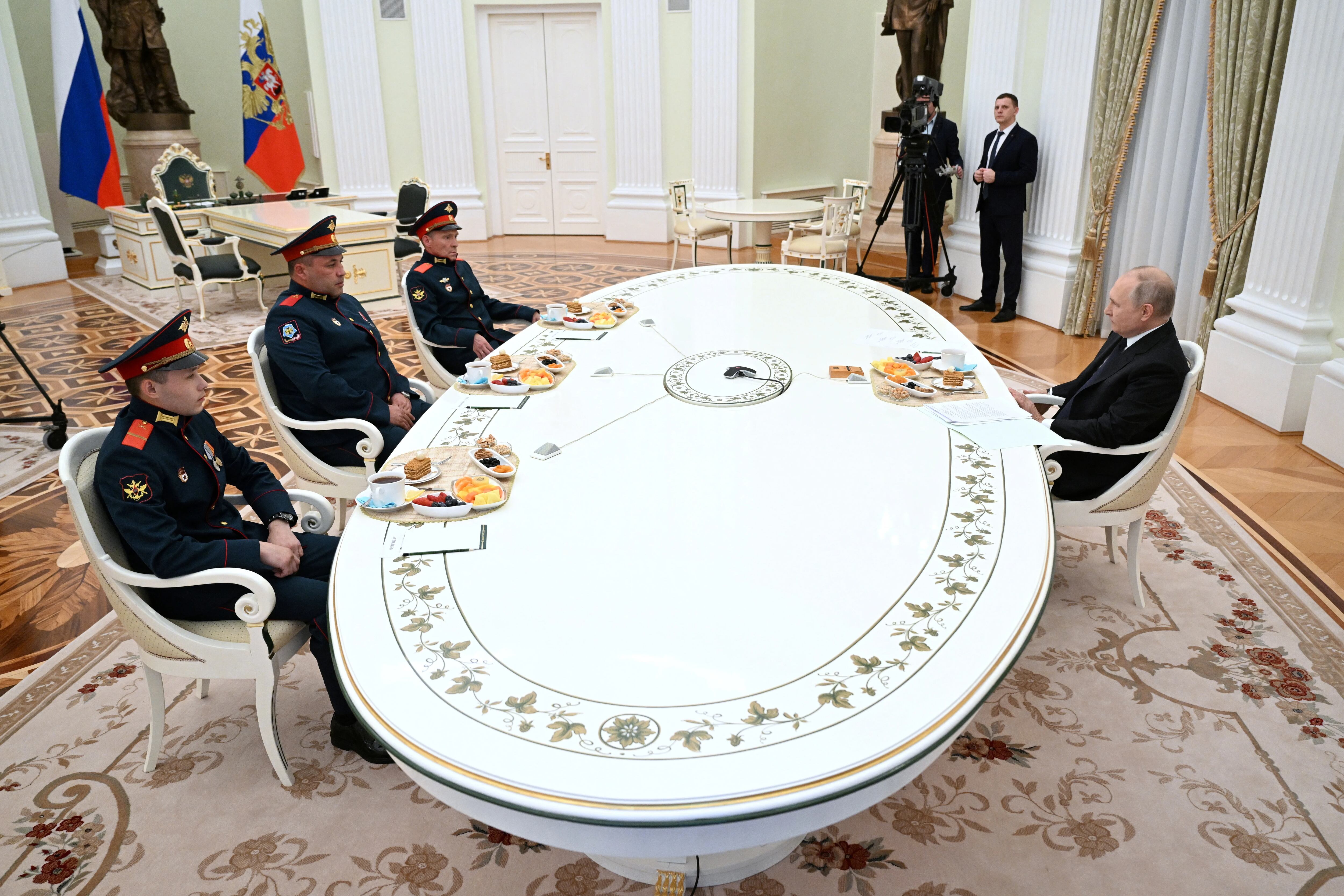 Russian President Vladimir Putin meets with Russian servicemen involved in Russia-Ukraine conflict, at the Kremlin in Moscow, Russia September 29, 2023. Sputnik/Pavel Bednyakov/Kremlin via REUTERS ATTENTION EDITORS - THIS IMAGE WAS PROVIDED BY A THIRD PARTY.