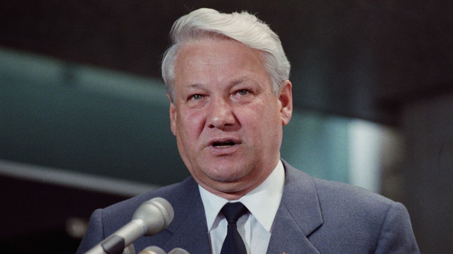 Yeltsin llegó al poder en 1991 y tan sólo dos años más tarde sofocó la rebelión que marcó la historia post soviética en el país 
