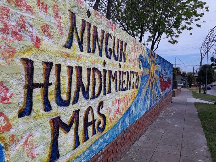 Entre las diversas iniciativas la agrupación impulsó la realización de murales para hablar de los hundimientos y visibilizarlos