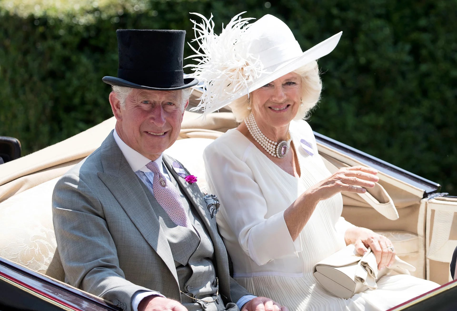 El principe Carlos y Camilla Parker en su llegada al evento