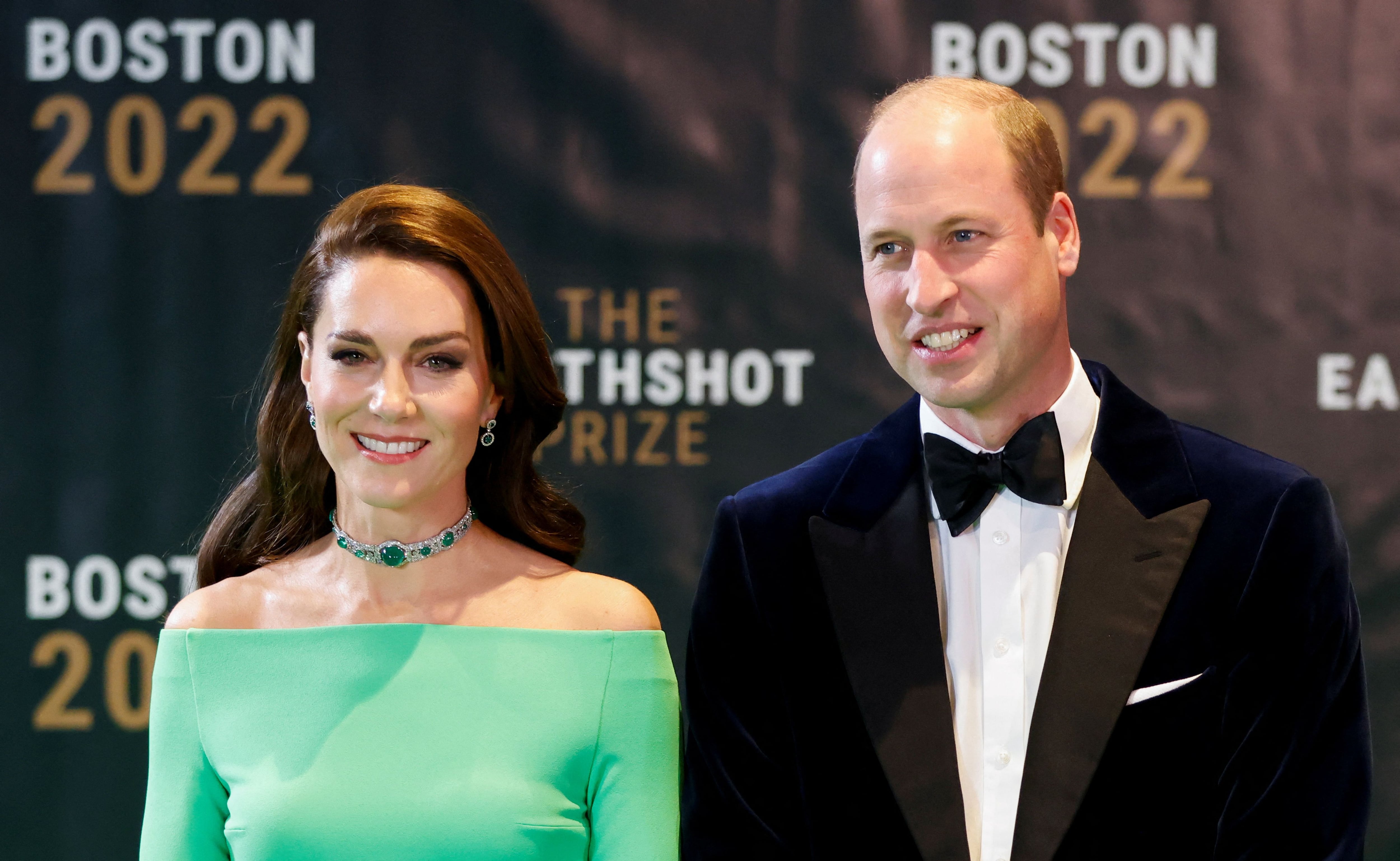 El príncipe Guillermo acompañado de su esposa, la princesa de Gales Kate Middleton (REUTERS / Katherine Taylor.)