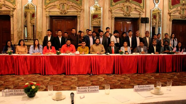 “Nicolasito” Maduro se reunió con la juventud nepalesa