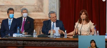 Alberto Fernández, Cristina Fernández de Kirchner y Sergio Massa durante la Asamblea Legislativa
