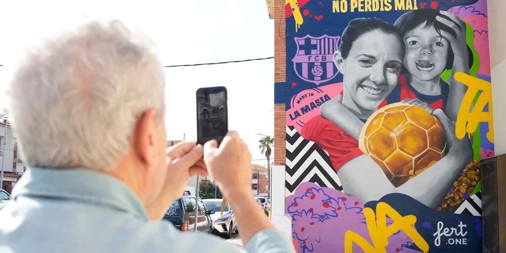 El Barcelona regala un mural a Aitana Bonmatí en su Sant Pere de Ribes natal