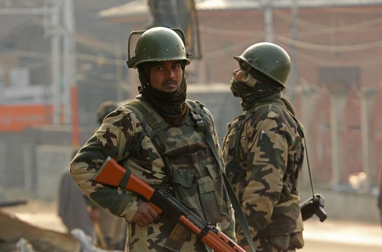 Soldados del ejército de la India, cuarta potencia militar global (Faisal Khan/Shutterstock)