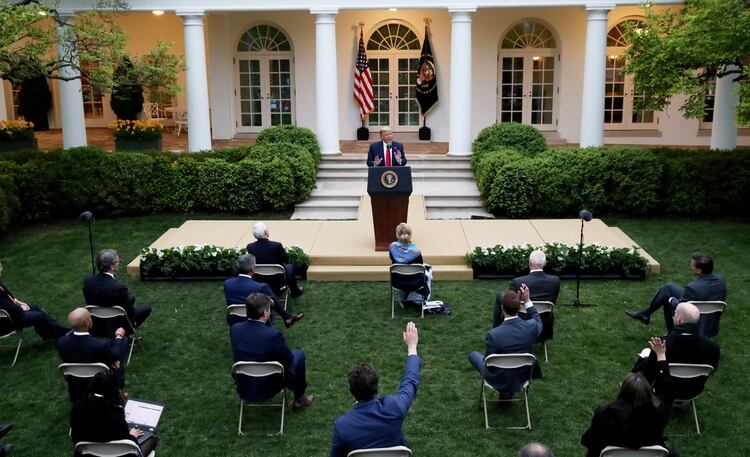 El presidente de EEUU, Donald Trump, en una rueda de prensa en la Casa Blanca el 14 de abril de 2020 (REUTERS/Leah Millis)