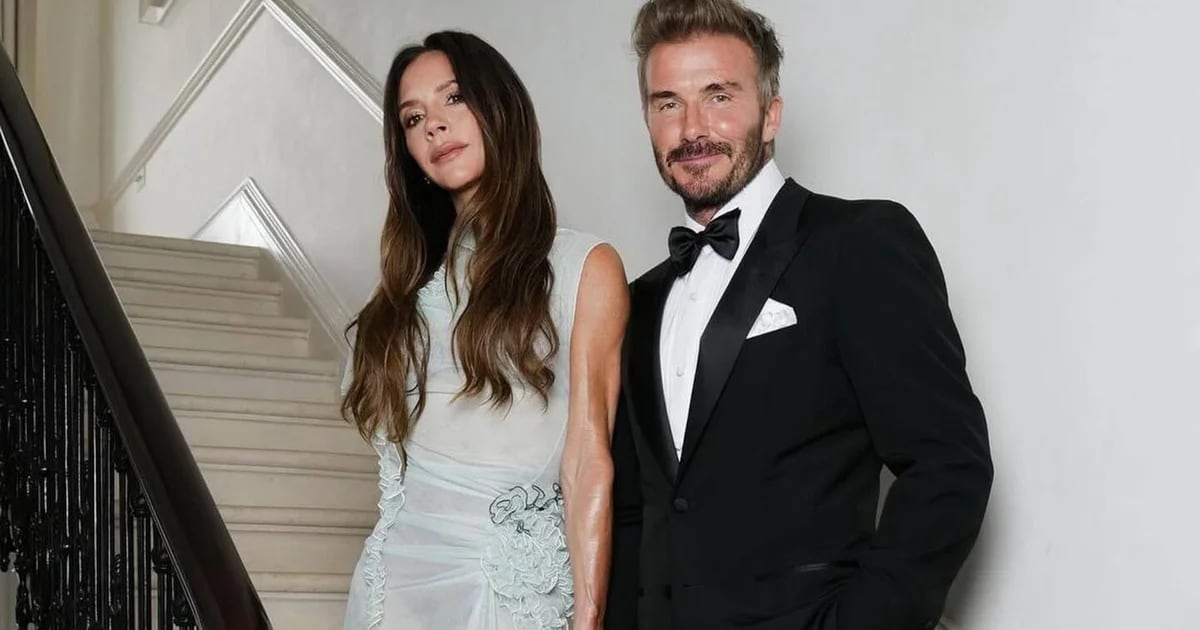 Victoria Beckham ha regalato al marito David un messaggio emozionante nel giorno del suo compleanno da sogno: “Ti amo così tanto”