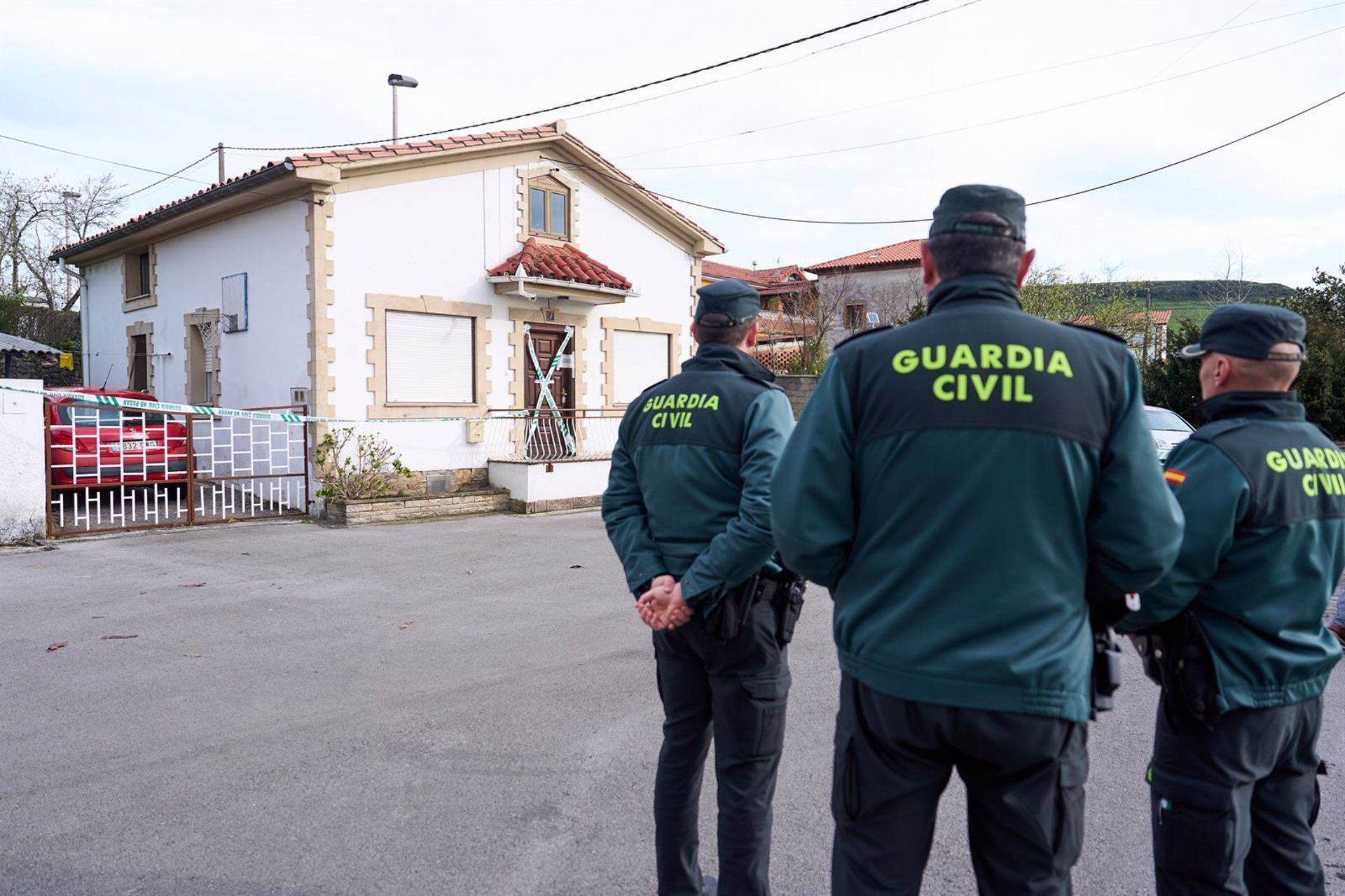Siguen las diligencias para esclarecer la muerte de una madre y su hijo hace un mes en Hinojedo (Cantabria)
