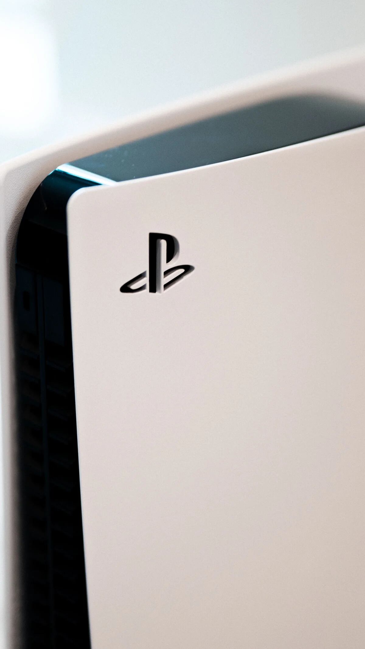 Los rumores apuntan a una futura PS5 más delgada con lector de discos  externo. La pregunta es para qué