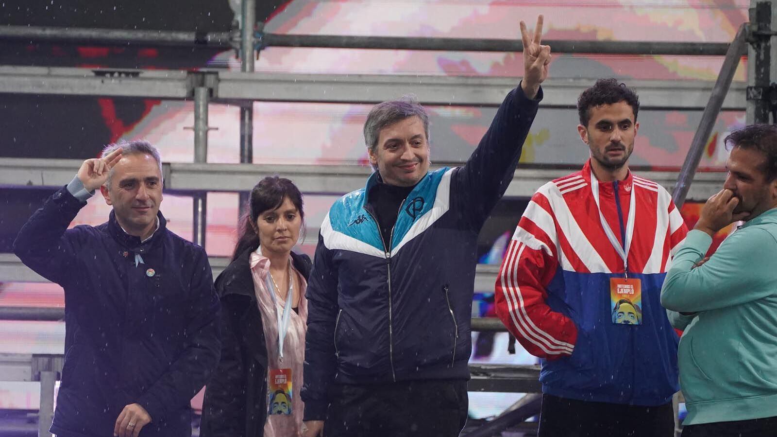 Máximo Kirchner con Andrés "Cuervo" Larroque a la espera del discurso de Cristina Kirchner