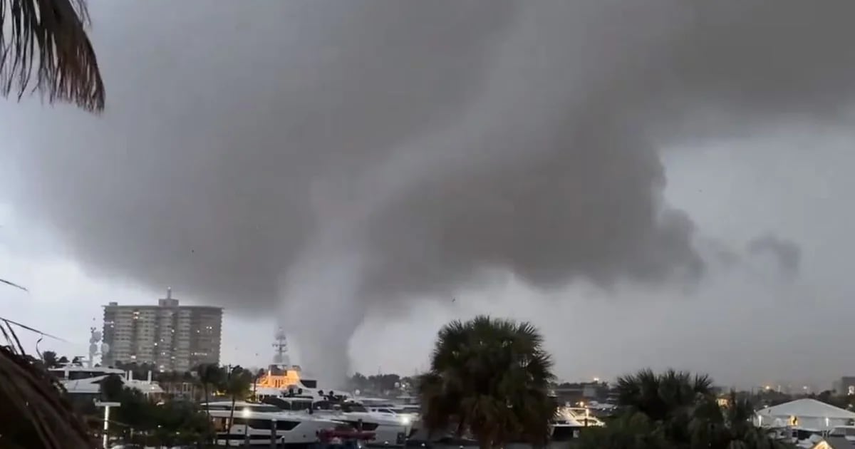 A powerful tornado hits Fort Lauderdale, knocking out power and damaging boats.