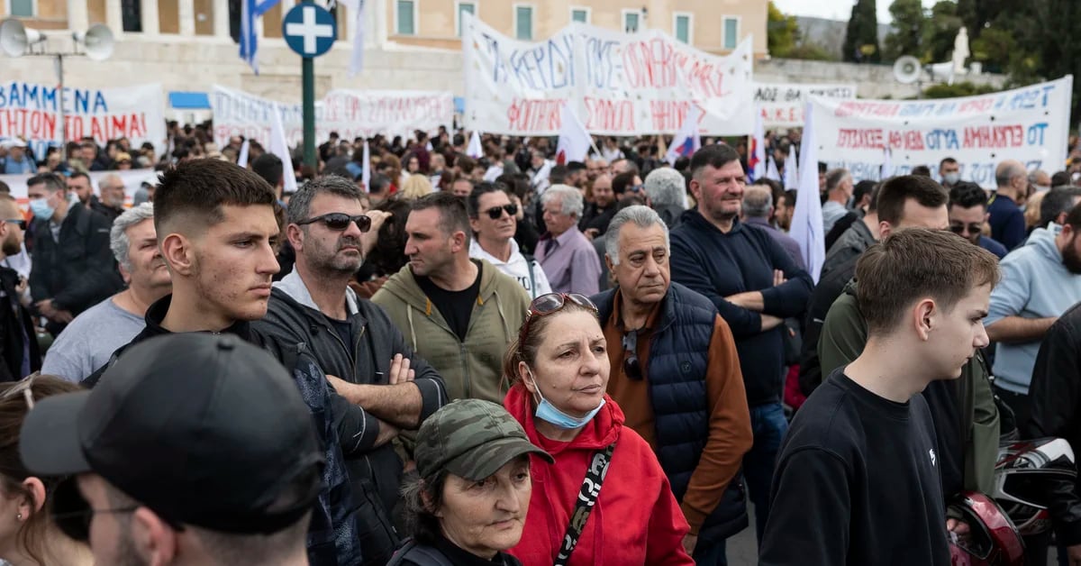 New wave of protests in Greece following a train accident