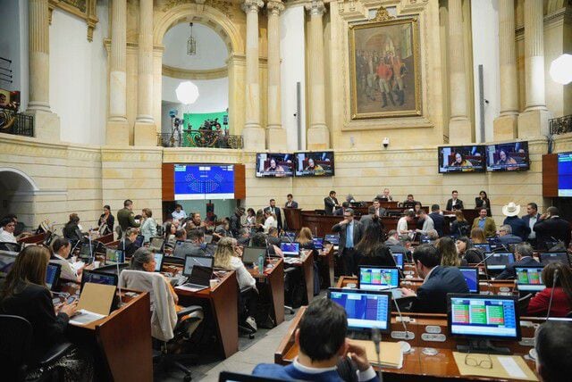En la noche del martes 23 de abril, la Plenaria del Senado aprobó la reforma pensional - crédito Colprensa