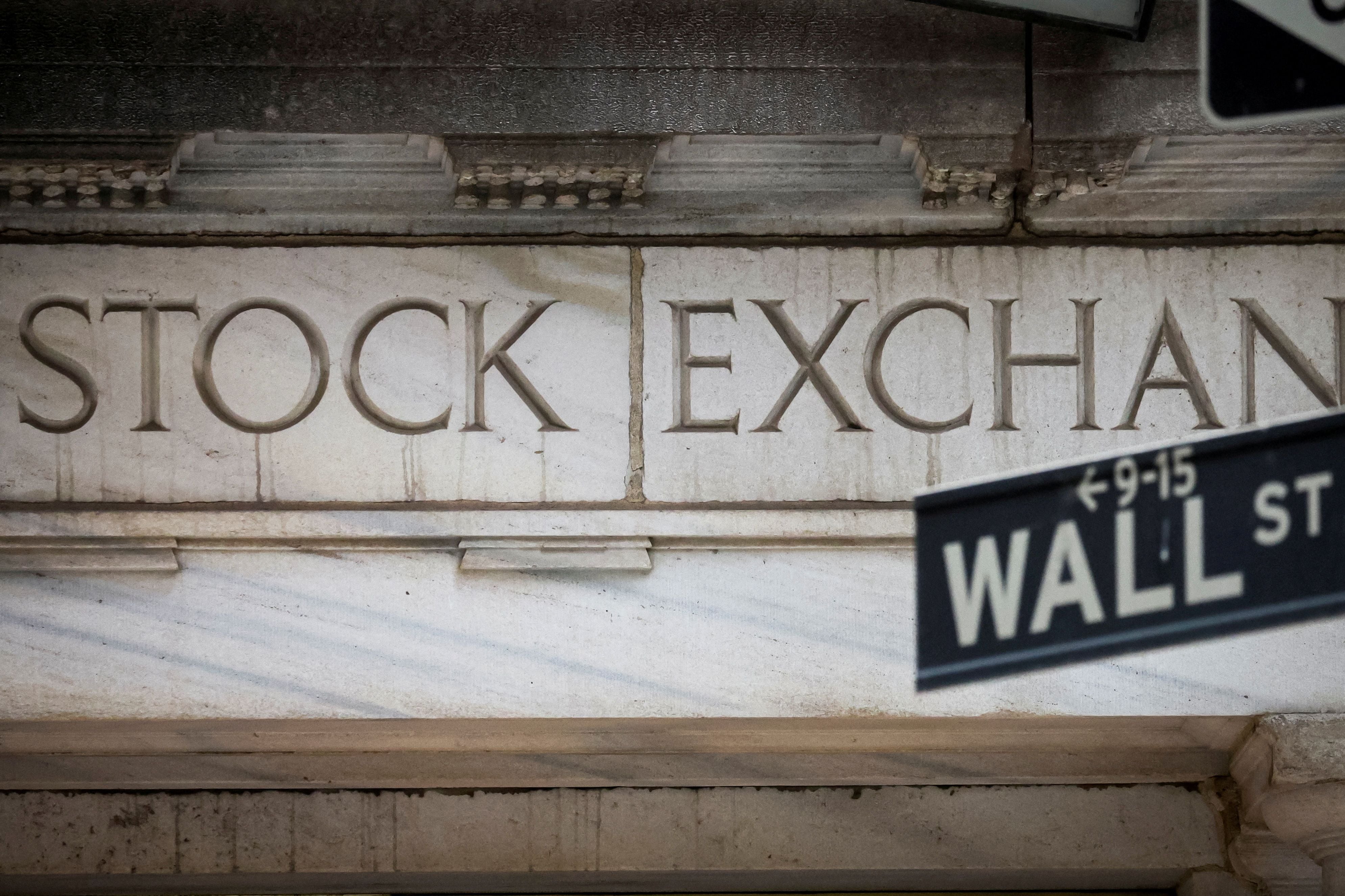 El New York Stock Exchange (NYSE) en Manhattan (REUTERS/Brendan McDermid/File Photo)