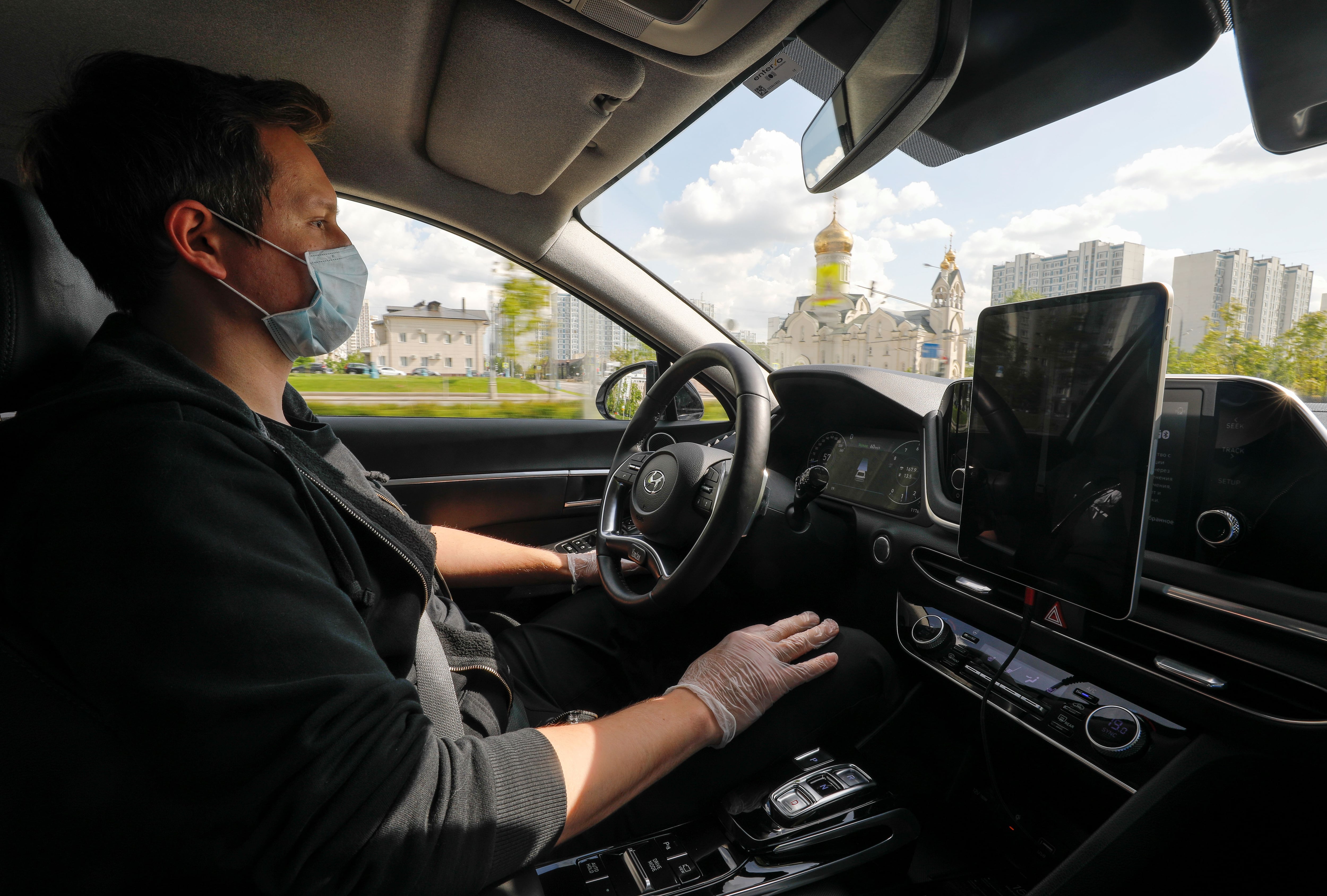 Los autos no solo recolectan datos de conducción, sino también detalles íntimos del estilo de vida del conductor.  (REUTERS/Shamil Zhumatov)