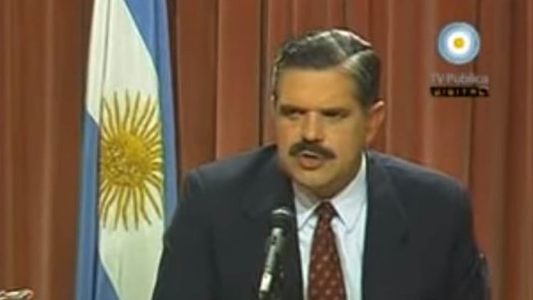 Ricardo López Murphy fue nombrado ministro de Economía por De la Rúa