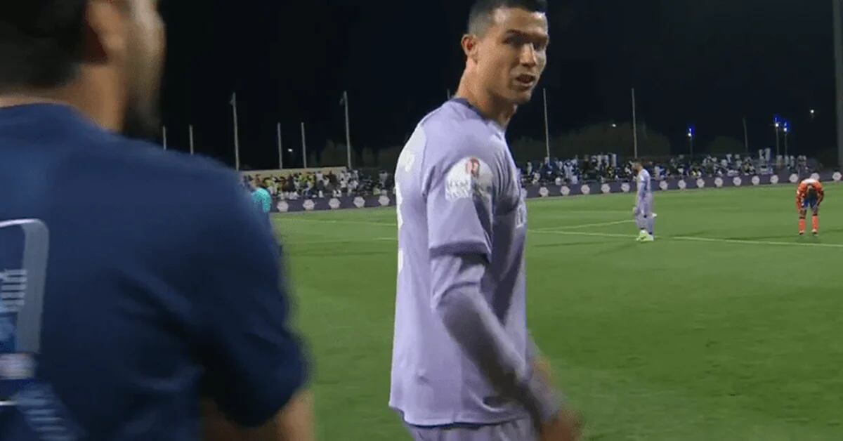 Constrangimento, protestos e cruzamento tenso com rival: a atuação inesquecível de Cristiano Ronaldo no empate do Al Nassr que o afastou do topo