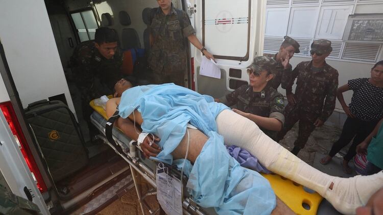 En la represión de la ayuda humanitaria al menos cinco personas murieron y casi 300 resultaron heridas (Reuters)