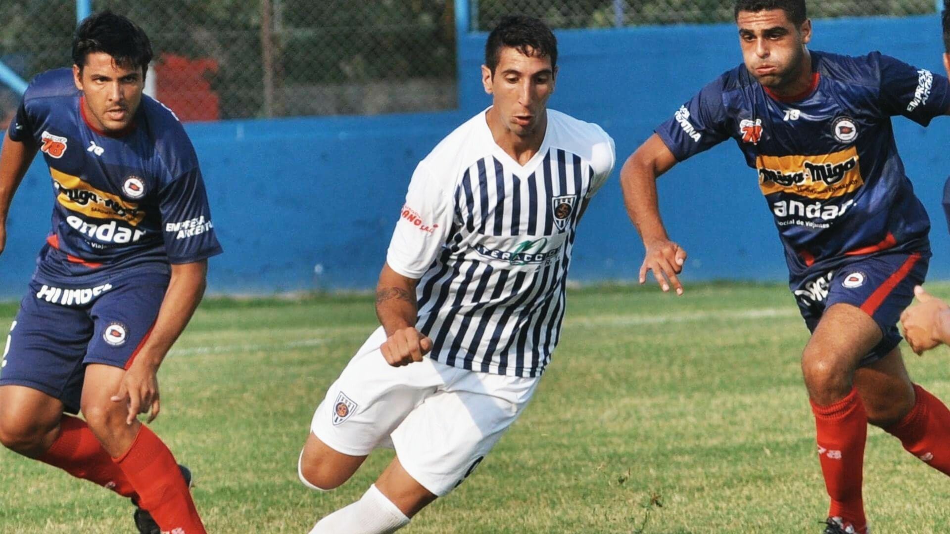 Diego Dorregaray hizo 18 anotaciones con la camiseta de Sportivo Barracas.
