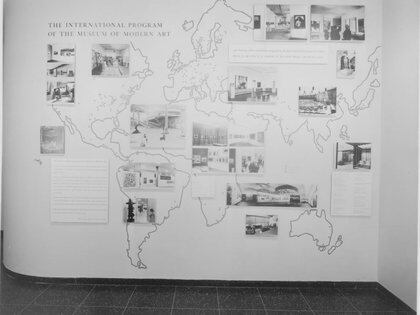 Vista de la instalación de la exposición "La nueva pintura estadounidense mostrada en 8 países europeos 1958-1959" (Archivo MoMA/Soichi Sunami)