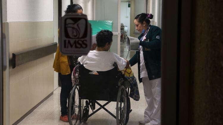 En los últimos días, aproximadamente 97 trabajadores del IMSS se han contagiado de COVID-19 en hospitales de Coahuila, Baja California Sur, Morelos, y Estado de México (Foto: Cuartoscuro)