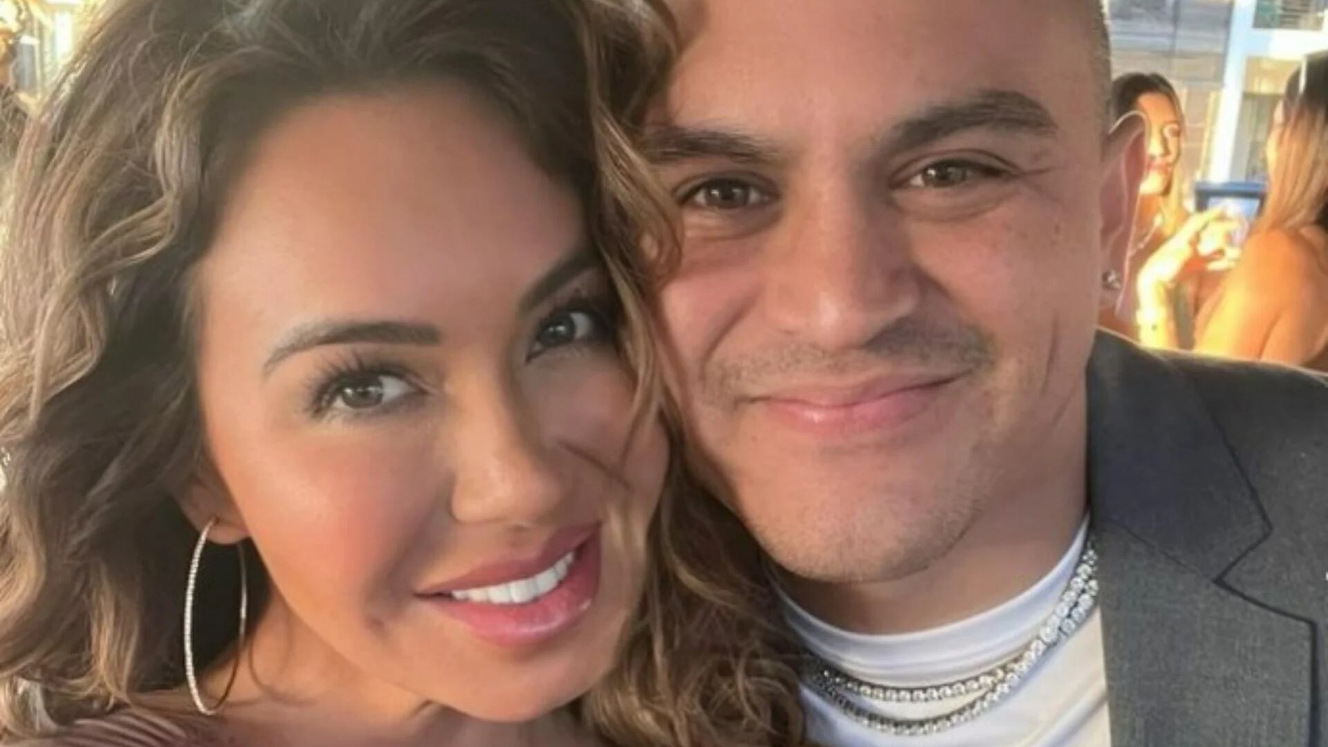 Chiquis Rivera anunció su compromiso con Emilio Sánchez; así fue su romántica propuesta