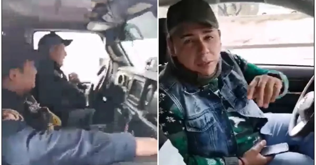 They reported CDMX police trying to extort a motorist in Tlalnepantla, Edomex