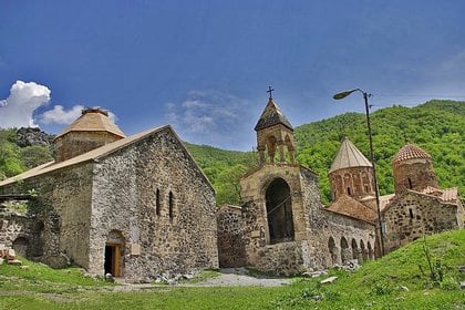 Con una serie de construcciones que van de los siglos IX a XIII, Dadivanks es uno de los complejos más grandes de la Armenia medieval. (CC-BY-SA-3.0/Wikipedia)