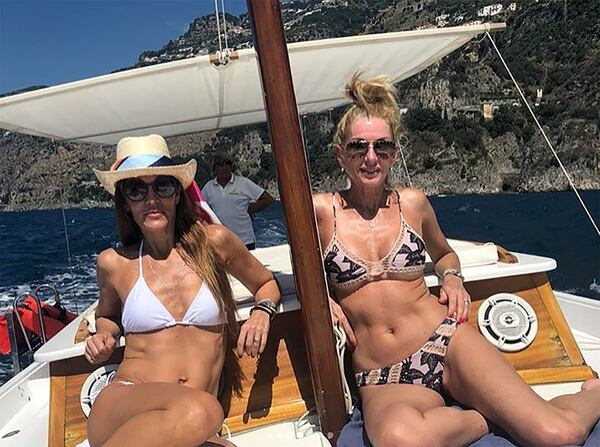 En barco, recorrieron la Costa Amalfitana (Instagram)