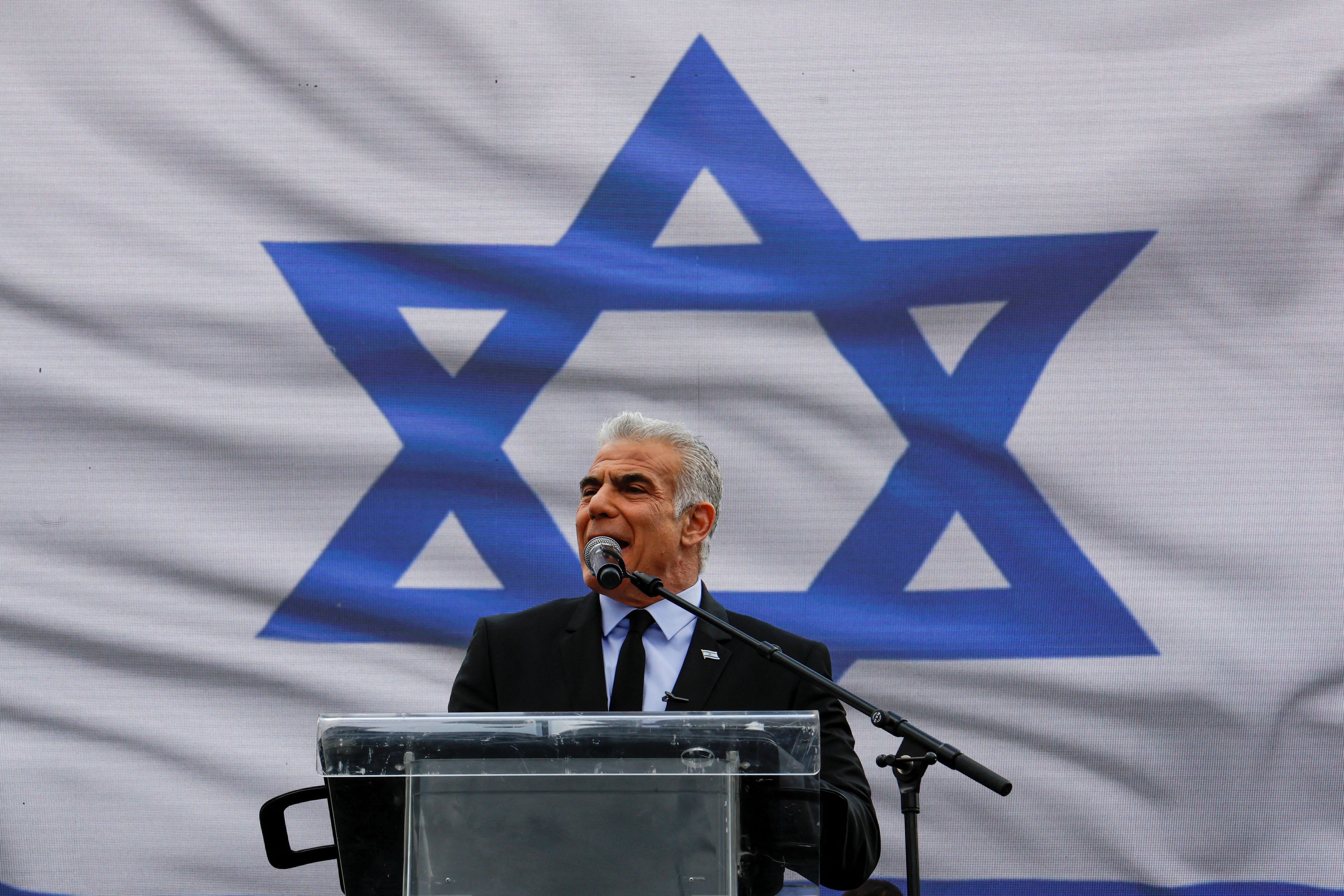 Lapid resaltó la importancia de contar con “una clase política profesional, experimentada y responsable" en estos momentos, por lo que está dispuesto a" dejar de lado las diferencias y formar un gobierno de emergencia profesional y limitado” (REUTERS)