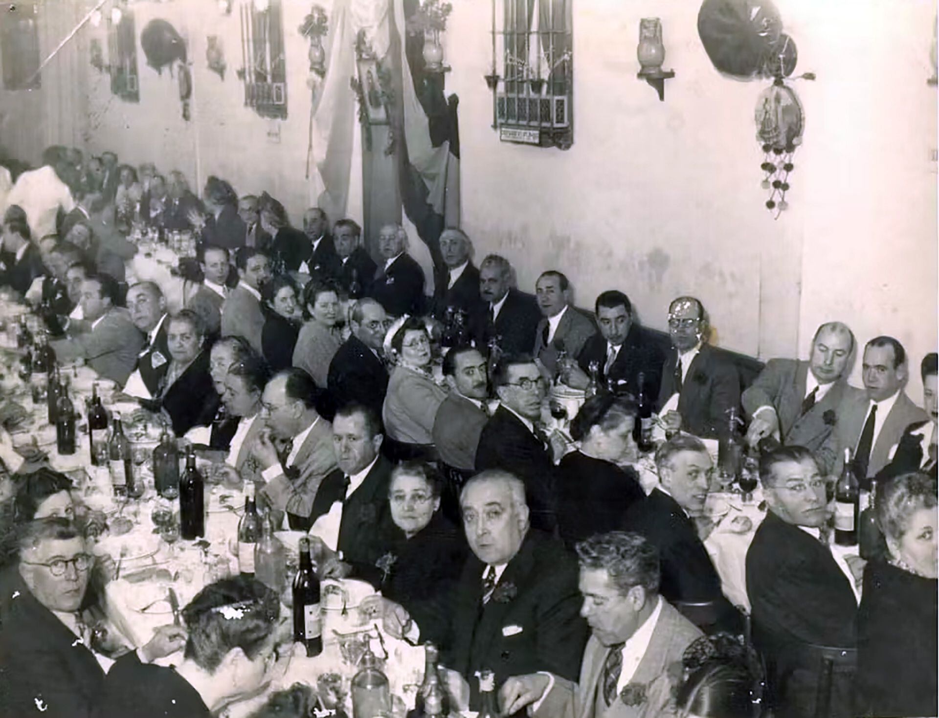 Rincón Familiar Andaluz, Buenos Aires. El flamenco tuvo un peso importante en esta asociación, creada en 1938 para apoyo de los emigrantes andaluces y de la causa republicana. Buenos Aires Flamenco (The Conversation)