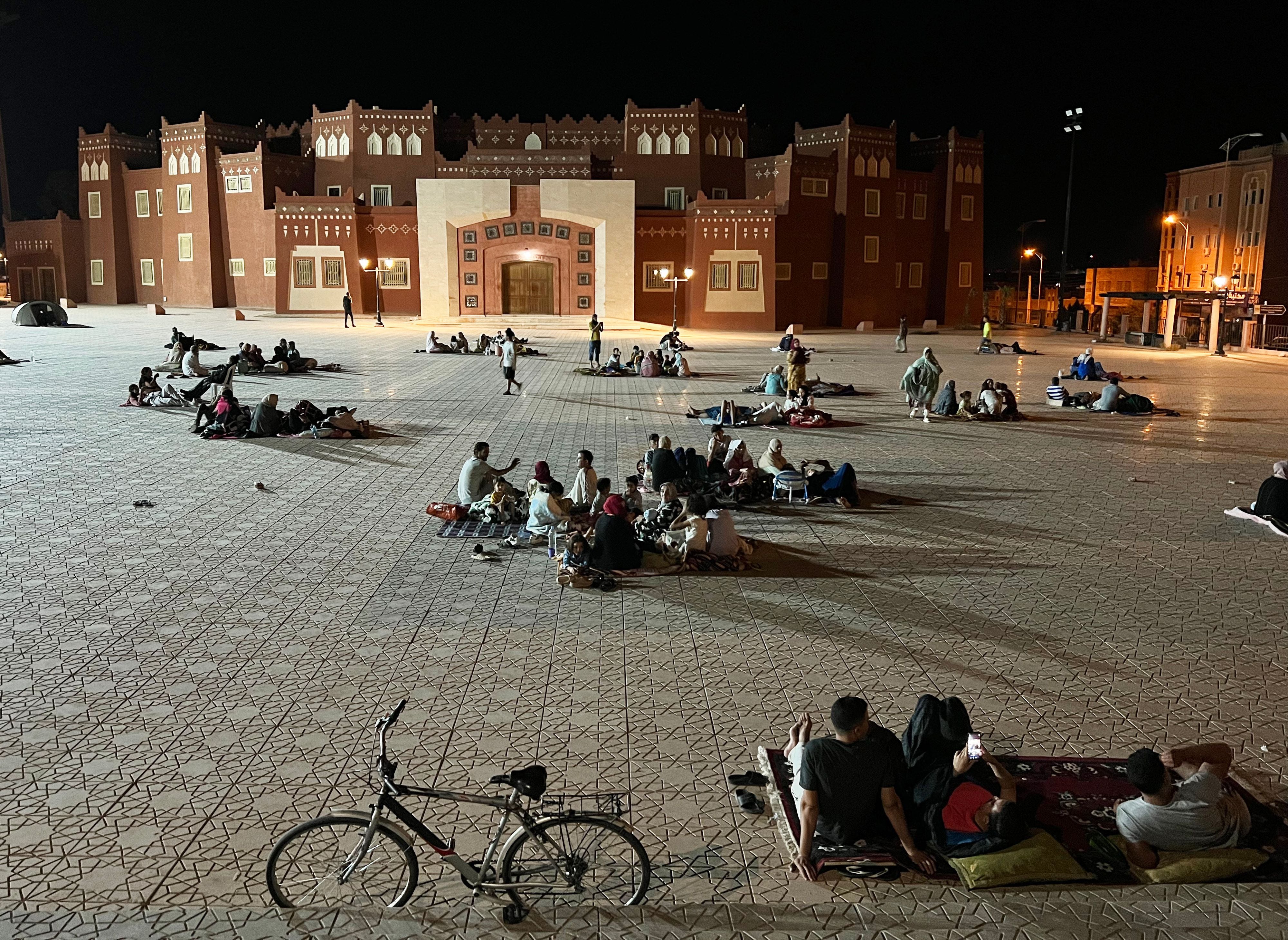 Personas evacuadas por el terremoto en la provincia marroquí de Uarzazate